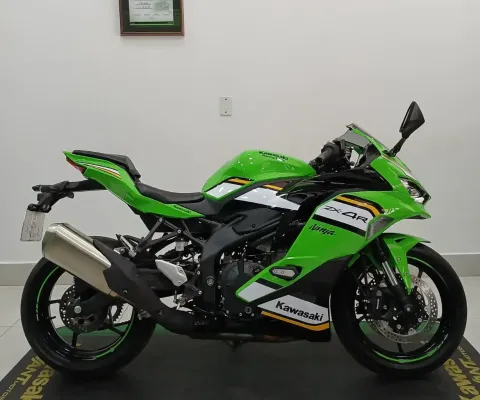 KAWASAKI NINJA ZX4R