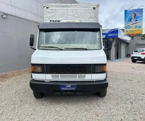 MERCEDES-BENZ 710 2001