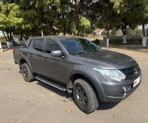 Mitsubishi L200 triton 2018 2.4 16v turbo diesel sport hpe top cd 4p 4x4 automático