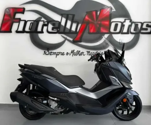 Dafra Cruisym 300 2025