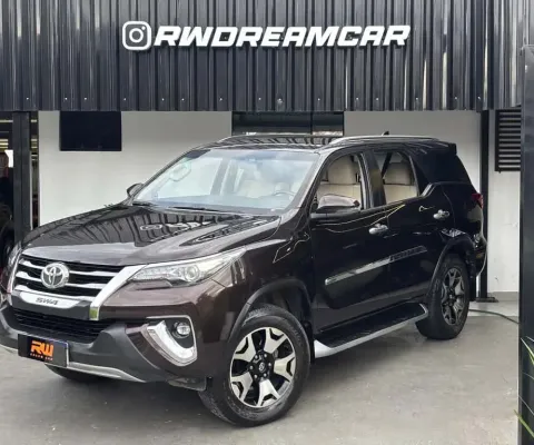 TOYOTA HILUX SW4 SW4 SRX Diamo. 4x4 2.8 TB Die Aut.