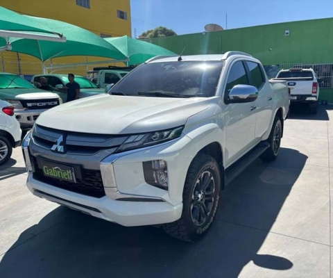 MITSUBISHI L200 TRITON 2.4 SPORT HPE-S CD 4P