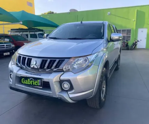 MITSUBISHI TRITON 2.4 16V TURBO DIESEL SPORT HPE TOP 4P 4X4 AT 2020