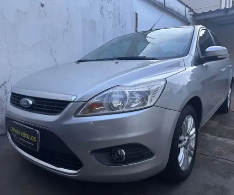 FORD FOCUS 2.0 GLX SEDAN 16V GASOLINA 4P MANUAL