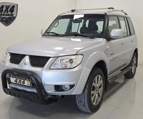 Mitsubishi Pajero TR4 2.0 Flex 16V 4x4 Aut.  - Prata - 2011/2012