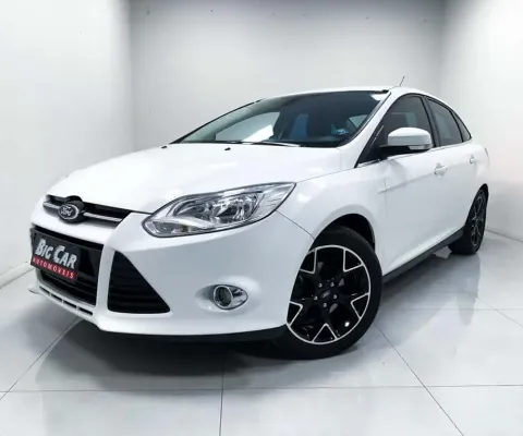 Ford Focus Sedan TITANIUM 2.0  Flex Aut.  - Branca - 2014/2014