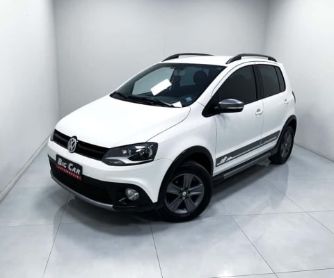Volkswagen CrossFox 1.6 Mi Total Flex 8V - Branca - 2011/2012