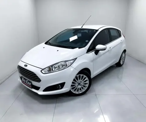 Ford Fiesta TITITANIUM 1.6 16V Flex Aut.  - Branca - 2014/2015