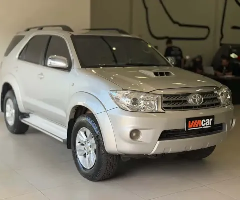 TOYOTA HILUX SW4 SW4 SRV D4-D 4x4 3.0 TDI Dies. Aut