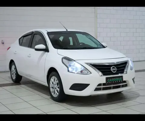 Nissan Versa SV 1.6 16V FlexStart 4p Mec.  - Branca - 2016/2017