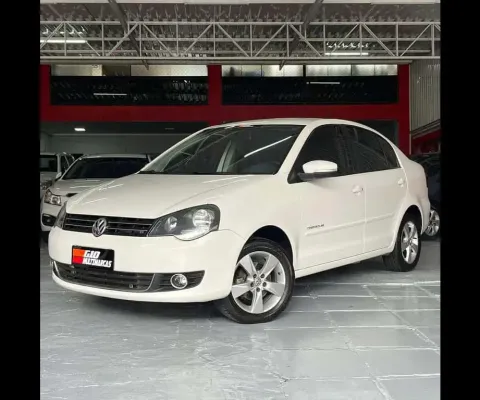 VOLKSWAGEN POLO SEDAN 1.6 8V COMFORTLINE 4P 2014