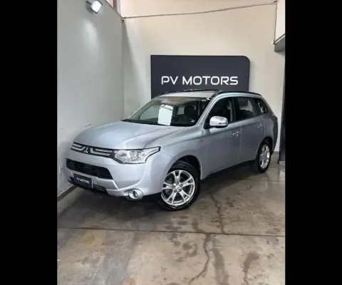 Mitsubishi Outlander GT 3.0 v6 - Prata - 2014/2015