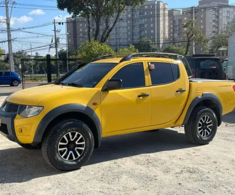 MITSUBISHI L200 SAVANA Triton Savana 3.2 CD TBI Dies. Mec.