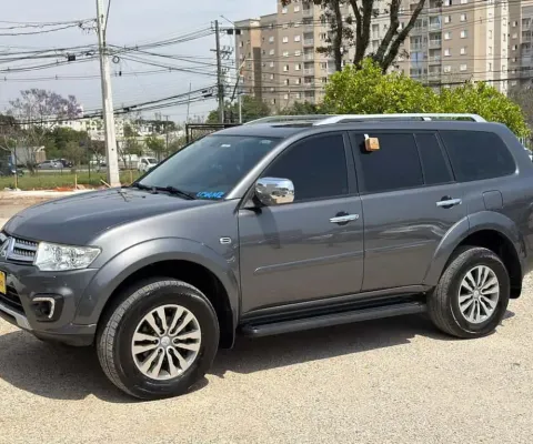 MITSUBISHI PAJERO HPE 3.2 4x4 T.I. Dies. 5p Aut.