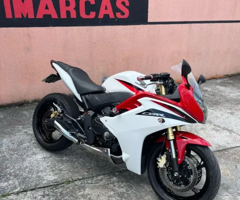 CBR 600RR BRANCA BAIXO KM 2012 
