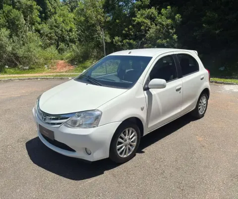 Toyota etios hb xls 2013
