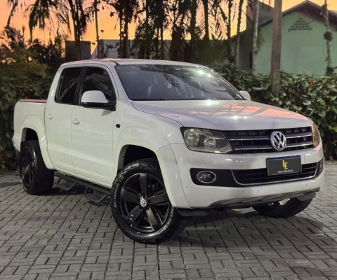 Volkswagen Amarok High.CD 2.0 16V TDI 4x4 Dies. Aut  - Branca - 2014/2014