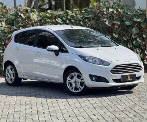 Ford Fiesta 1.6 SE 16V Flex Aut. 5p  - Branca - 2016/2016
