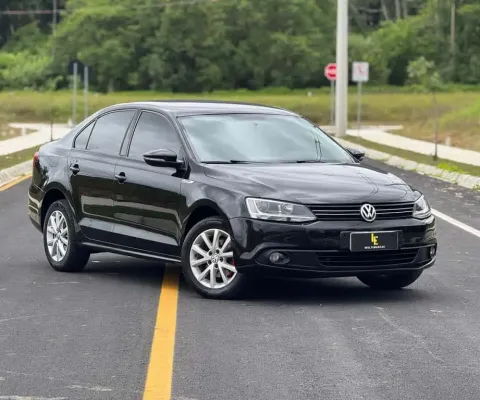 Volkswagen Jetta Comfortline 2.0 T.Flex 8V 4p Tipt.  - Preta - 2011/2011