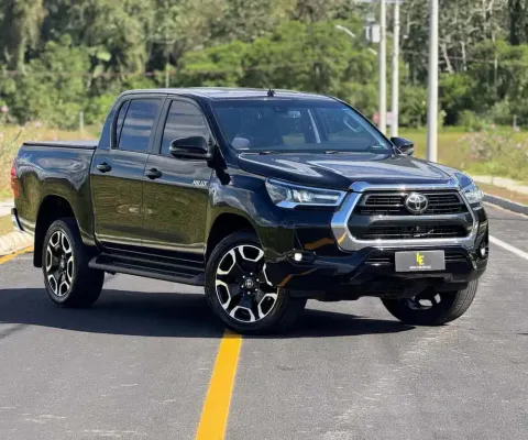 Toyota Hilux CD SRX 2.8 AUT - Preta - 2022/2022