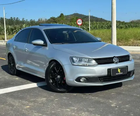 Volkswagen Jetta Comfortline 2.0 T.Flex 8V 4p Tipt.  - Prata - 2012/2013