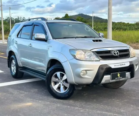 Toyota Hilux SW4 Srv 3.0 Aut - Prata - 2005/2006