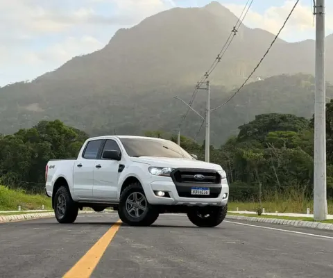 Ford Ranger XL 2.2 Cd 4x4 Manual - Branca - 2019/2020