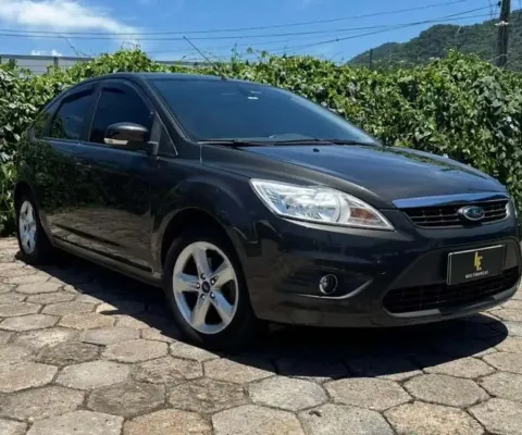 Ford Focus Hatch 2.0 Aut - Cinza - 2013/2013