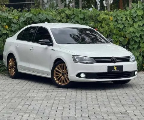 Volkswagen Jetta Comfortline - Branca - 2013/2013