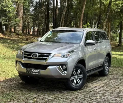 TOYOTA HILUX SW4 SW4 SRV 4x2 2.7 Flex 16V Aut.