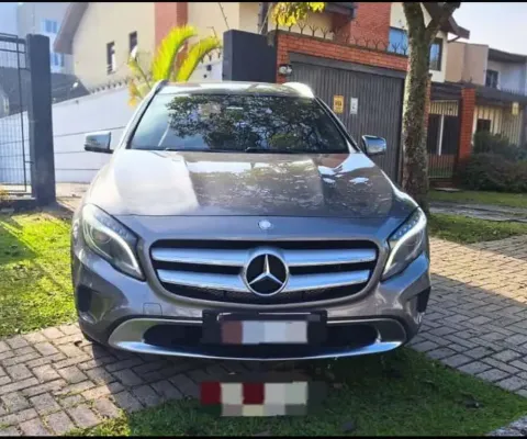 MERCEDES-BENZ GLA200 2015