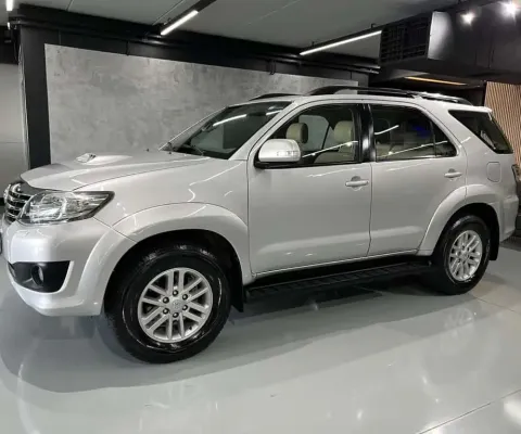 Toyota hiluxsw4 srv4x4 2012