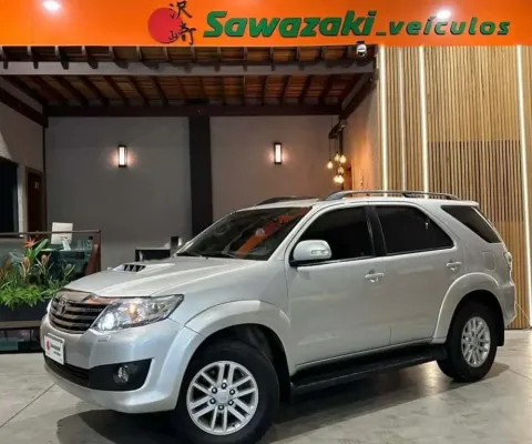 TOYOTA HILUX SW4 3.0 SRV 4X4 7 LUGARES 16V TURBO INTERCOOLER DIESEL 4P AUTOMÁTICO
