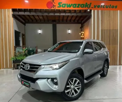 Toyota hilux sw4 2.8 d-4d turbo diesel srx 7l 4x4 automático