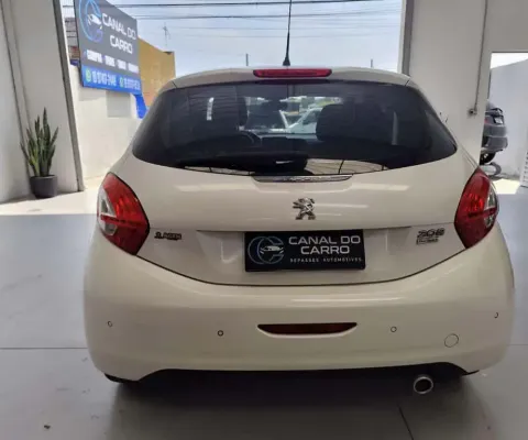 Peugeot 208 Griffe 1.6 Flex 16V 5p Mec.  - Branca - 2014/2015