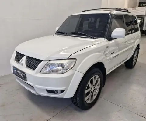 Mitsubishi Pajero TR4 Pajero TR4 2.0 16V 4P 4X4 AUTOMÁTICO  - Branca - 2014/2015