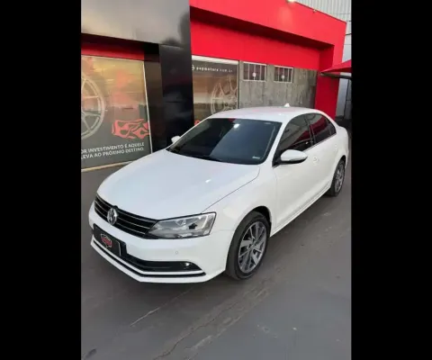 Volkswagen Jetta Highline 2.0 TSI 2015  - Branca - 2015/2015