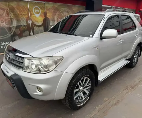 Toyota Hilux SW4 Sw4 SR Flex aut 2010 7 Lugares - Prata - 2010/2010