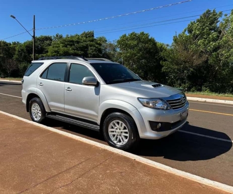 TOYOTA HILUX SW4 SRV 4X4 2013