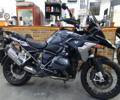 BMW R1250 TRIPLE BLACK 2022