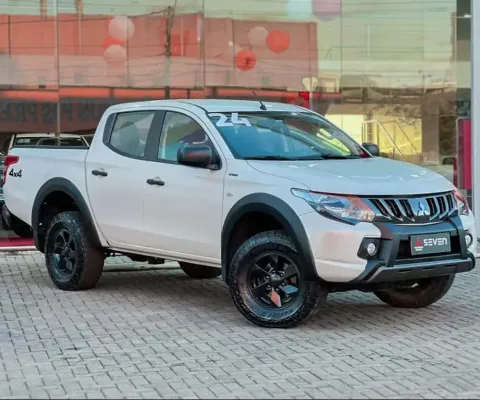 Mitsubishi L200 TRITON 2.4 16V TURBO DIESEL OUTDOOR GLS CD 4X4 AUTOMÁTICO