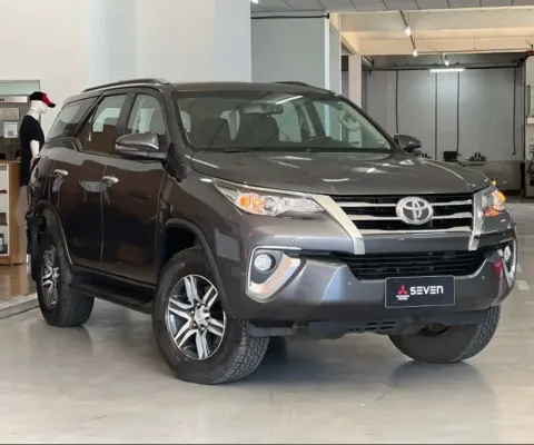 Toyota HILUX SW4 2.7 SRV 7 LUGARES 4X2 16V FLEX 4P AUTOMÁTICO