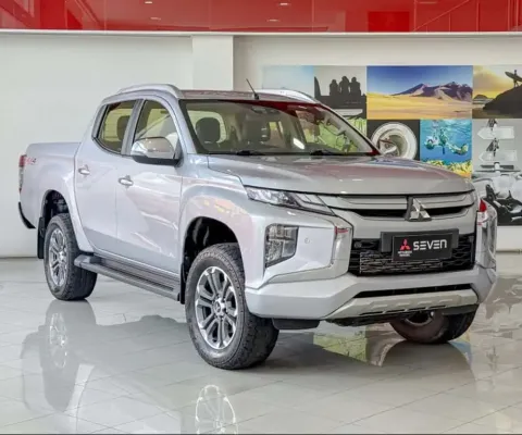 Mitsubishi L200 TRITON 2.4 16V TURBO DIESEL SPORT HPE-S CD 4P 4X4 AUTOMÁTICO