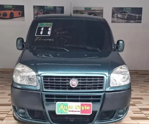 Veiculo acesso facilitado e um dos mellhores  espaços internos da categoria !!!