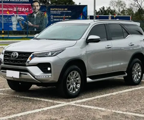 TOYOTA SW4 SRX 2.8 TB DIESEL 7 LUGARES IMPECÁVEL 