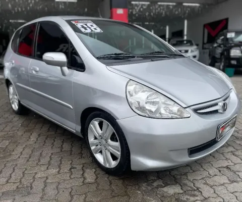 Honda fit em estado de conservação impecavel, venha conferir