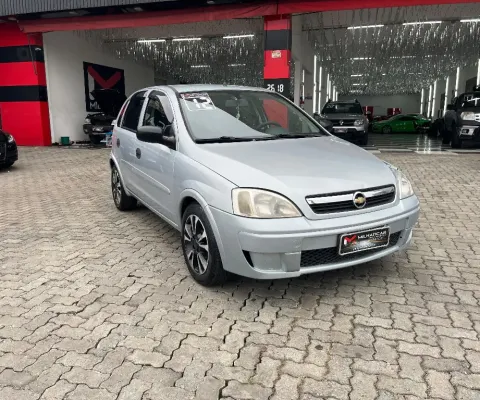 Chevrolet Corsa Maxx 1.4 2012 é um hatch compacto nacional que se destaca pela economia