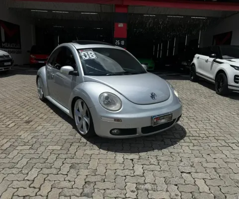 New Beetle 2.0 mec. 2008, um classico moderno que nunca sai de moda