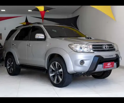 TOYOTA HILUX SW4 SRV D4-D 4x4 3.0 TDI Dies. Aut