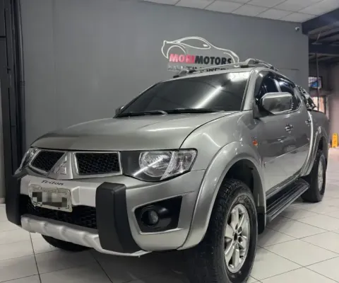 L200 TRITON 3.2 HPE 2012 KM: 337.780 Venha nos fazer uma visita Av. Interlagos, 2230 - Jardim Um